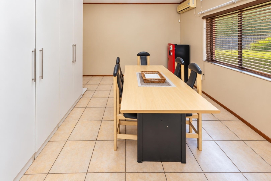 5 Bedroom Property for Sale in Melodie North West